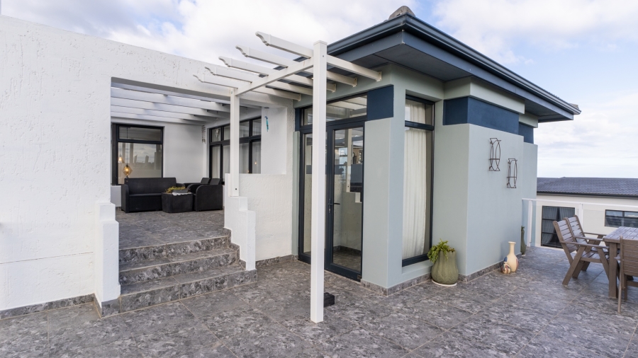 3 Bedroom Property for Sale in Le Grand Golf Estate Western Cape